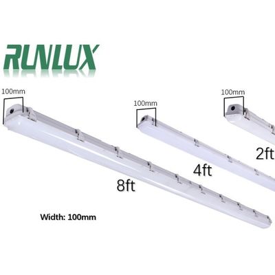 L'éclairage de garage étanche à LED à vapeur économe en énergie avec une durée de vie de 50000 heures et IP66 IK10