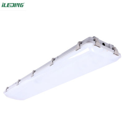L'équipement est équipé d'un boîtier à gaz de silicium à LED, étanche à la vapeur, haute baie IP67 et imperméable à l'eau, 200 W pour entrepôt industriel.