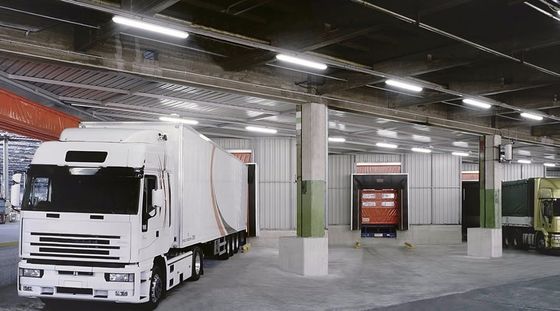 LED étanche à la vapeur IP66 IK10 pour le commerce et l'industrie étanche à la vapeur 50000 heures Durée de vie
