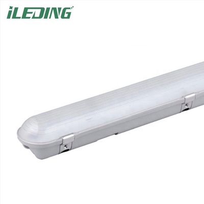 80 CRI 100W 8ft LED Vapor Tight Garage luminaire résistant à l'eau Tri preuve luminaire