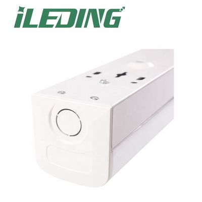 Appui à la diminution de la luminosité 2ft 4ft 8ft 46W 38W 30W LED Batten luminaires d'usage commercial industriel
