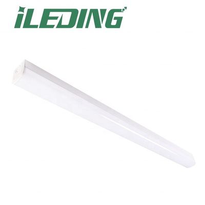 Appui à la diminution de la luminosité 2ft 4ft 8ft 46W 38W 30W LED Batten luminaires d'usage commercial industriel