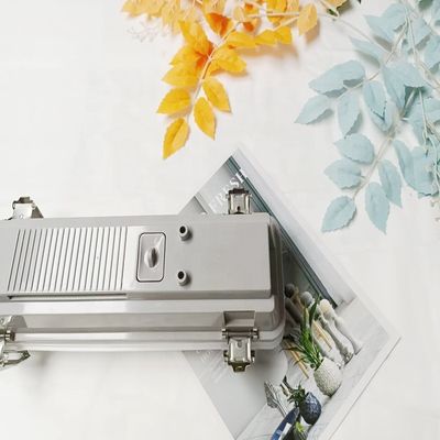 IP66 étanche à l'eau linéaire 65W d'entrepôt LED à vapeur Énergie lumineuse étroite pour la ferme laitière intérieure
