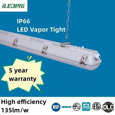 IP66 étanche à l'eau linéaire 65W d'entrepôt LED à vapeur Énergie lumineuse étroite pour la ferme laitière intérieure