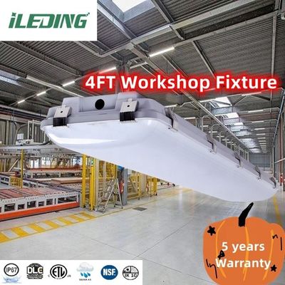 Surface montée 4FT 0-10V DIM Led Triproof Batten Light Fixture IP67 étanche à la vapeur pour le stockage 5-