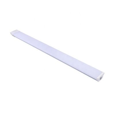 Éclairage de garage étanche à vapeur LED 4FT étanche à l'eau pour parking et entrepôt de distribution