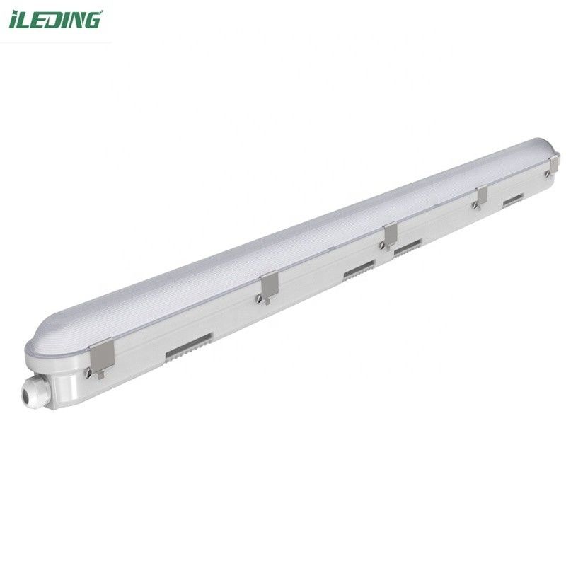 50000 heures de durée de vie LED imperméable à l'eau Tri-proof Vapor Tight Light pour les installations agricoles intérieures