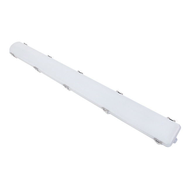 Lumière linéaire étanche à la vapeur LED IP66 imperméable à l'eau pour garage de lavage de voiture