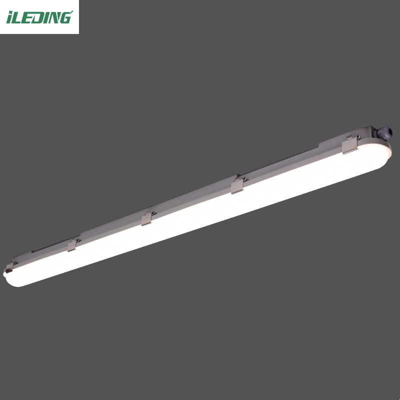 Réservoir de refroidissement Industrial IP66 IK10 5FT 55W Tri-proof Low Bay LED Lampes étanches à la vapeur