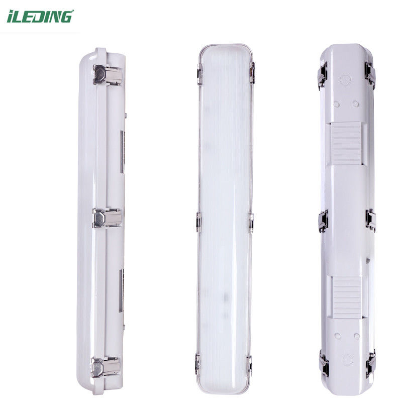 Éclairage à haute résistance à la vapeur à LED de style industriel 2FT 25W avec couverture PC et capacité d'assombrissement