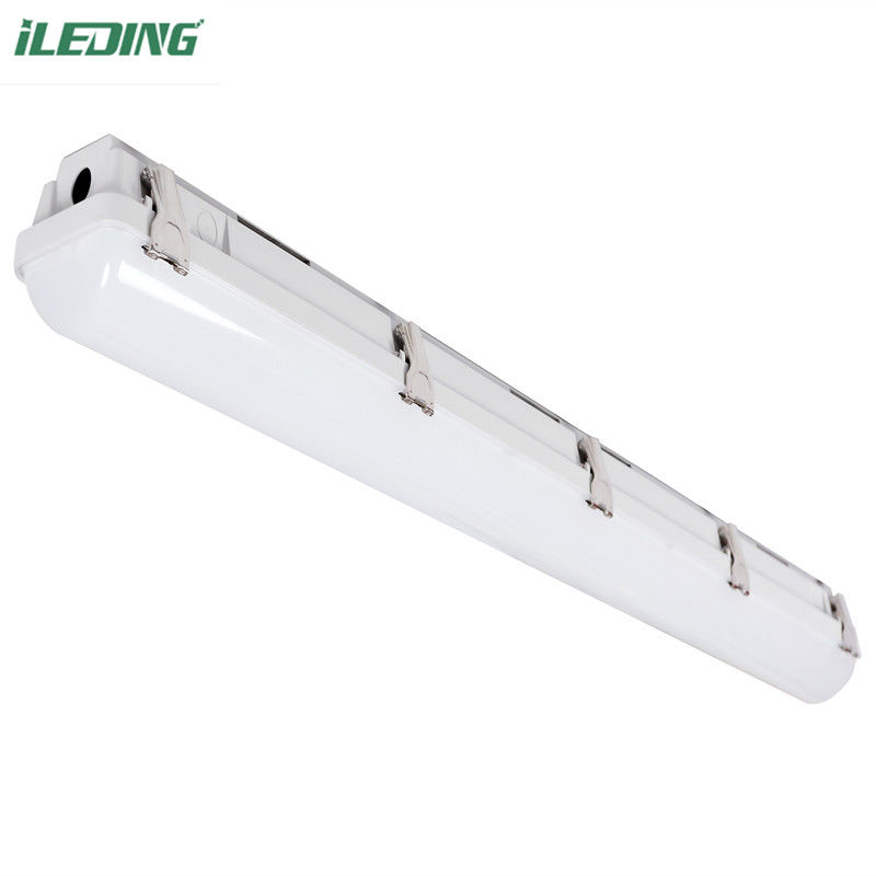 4FT 46W Lumière linéaire LED à vapeur Éclairage de garage étanche Durée de vie 50000 heures