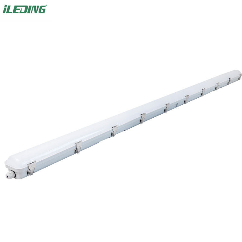 Matériau PC 8FT 110W LED à vapeur étanche Tri Proof Light IP66 NEMA 4X pour le lavage des voitures de ferme